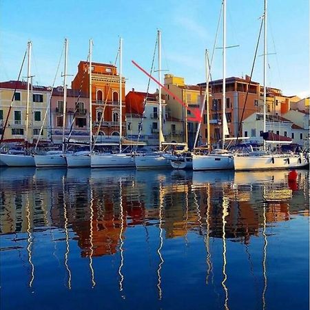 Maison Sur L'Ancien Port, La Maddalena La Maddalena  Ngoại thất bức ảnh