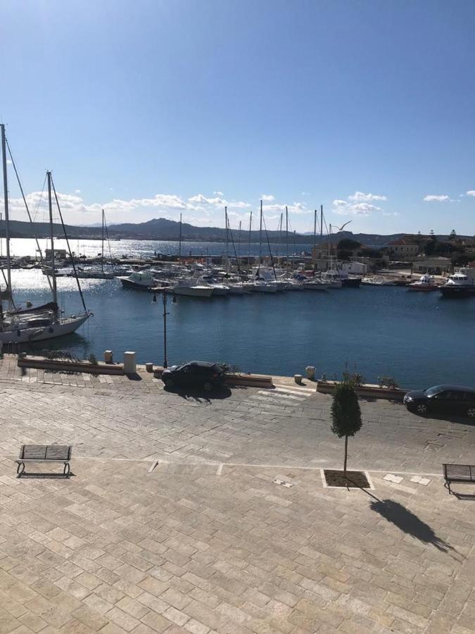 Maison Sur L'Ancien Port, La Maddalena La Maddalena  Ngoại thất bức ảnh